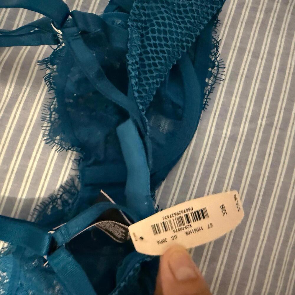 Victoria’s Secret lace bra - Picture 2 of 2